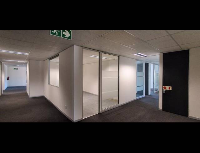 BUSINESS PROPERTY TO RENT IN BRYANSTON